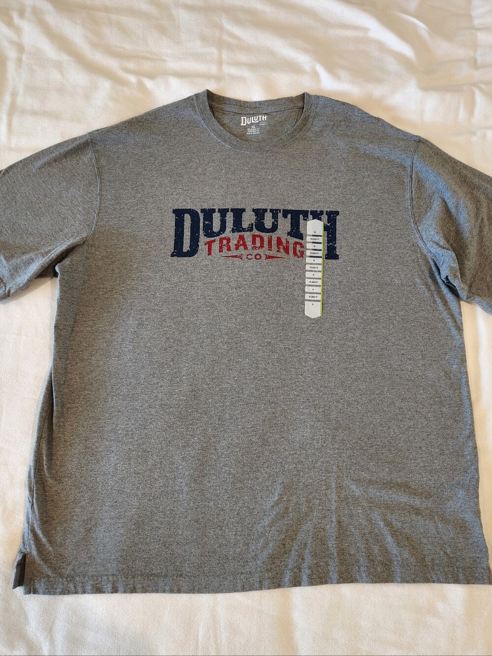 NWOT Duluth Trading Co Relaxed Fit Longtail Gray Logo Tee